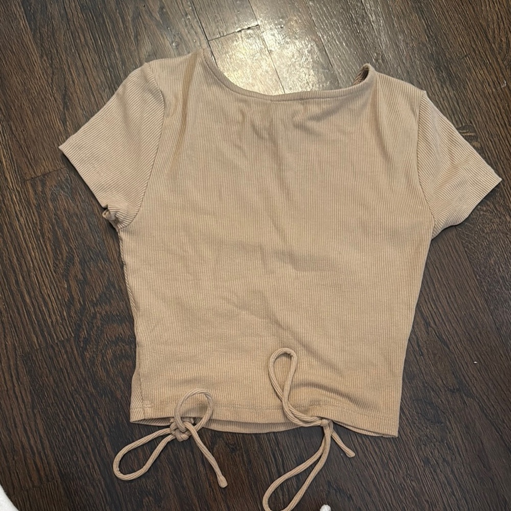 Tan Ruched‎ Crop Top - Picture 3 of 3